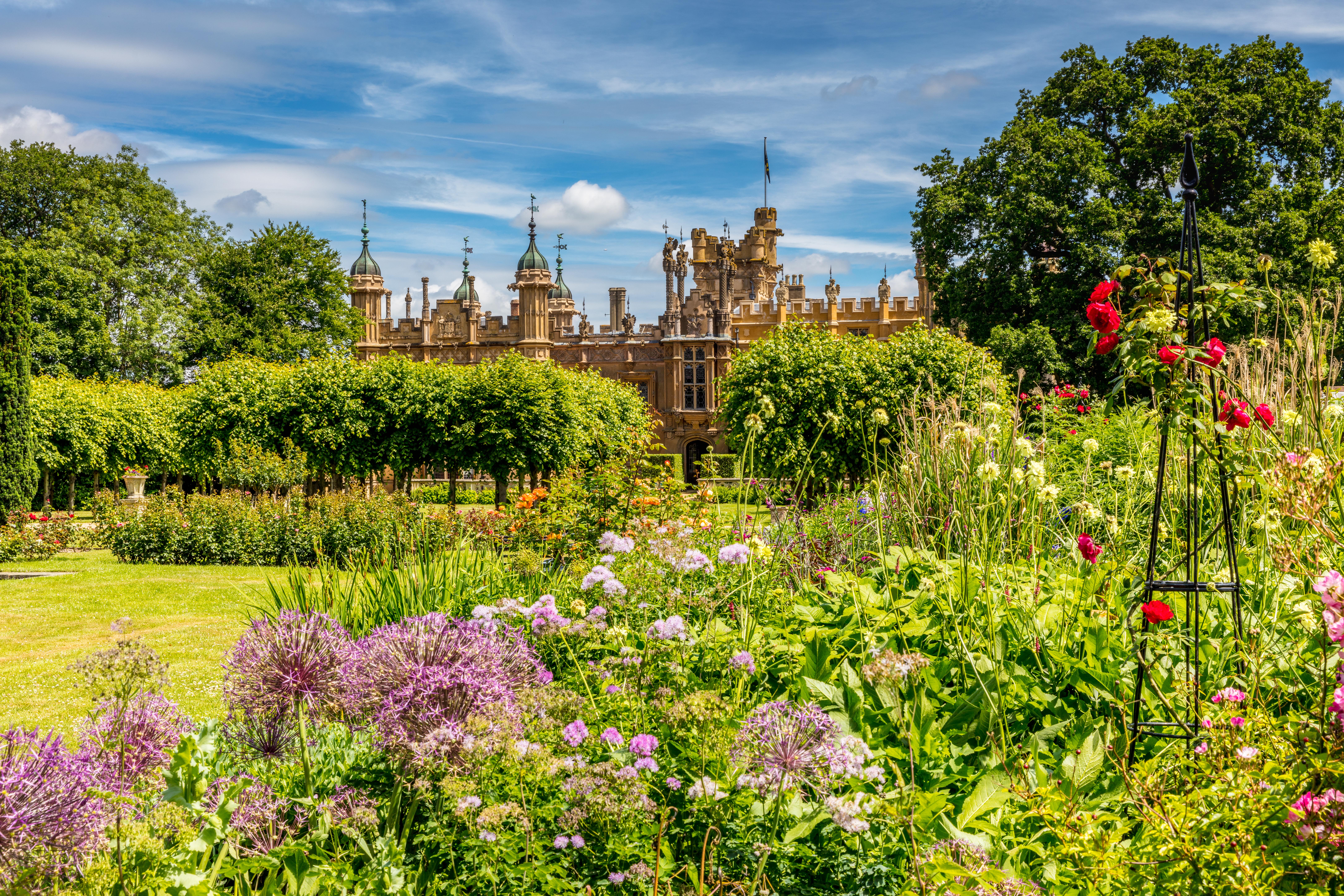 Knebworth Banner.jpg