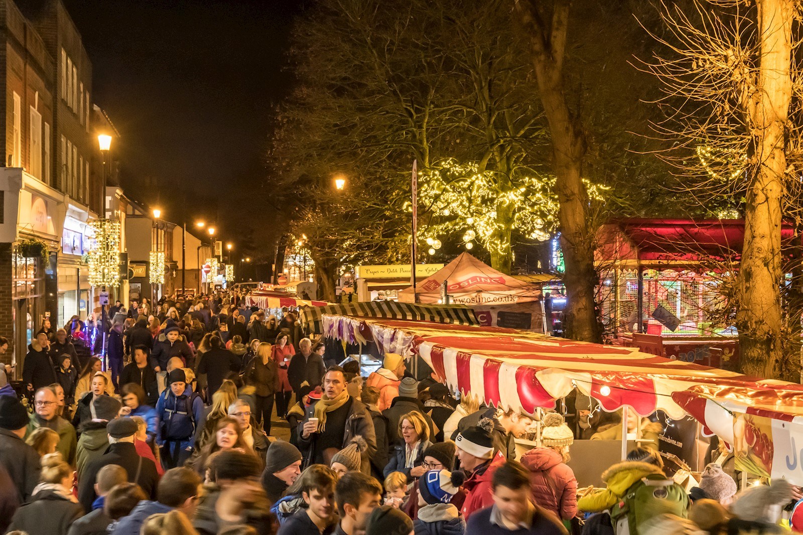 cdcdecdf-82d8-4e70-80b7-f75292fb2e3d-Xmas 18 - Crowds024.jpg