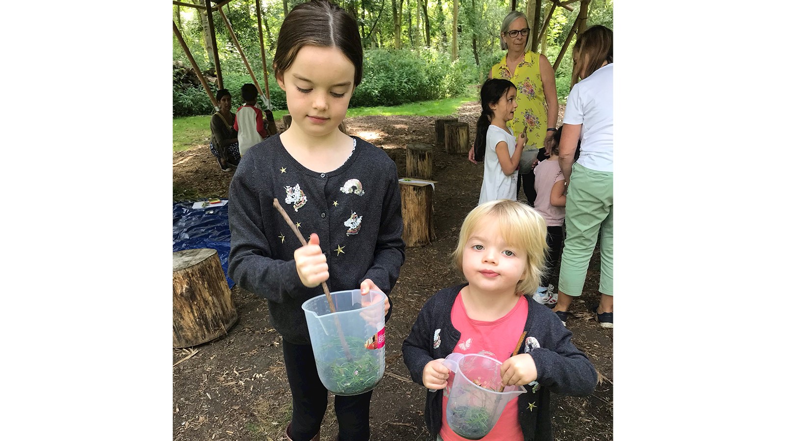 18375fbc-62e0-4182-9cf5-b21d519b587d-191008_Family Woodland Explorers _Victoria Yates _3_visitHerts.jpg
