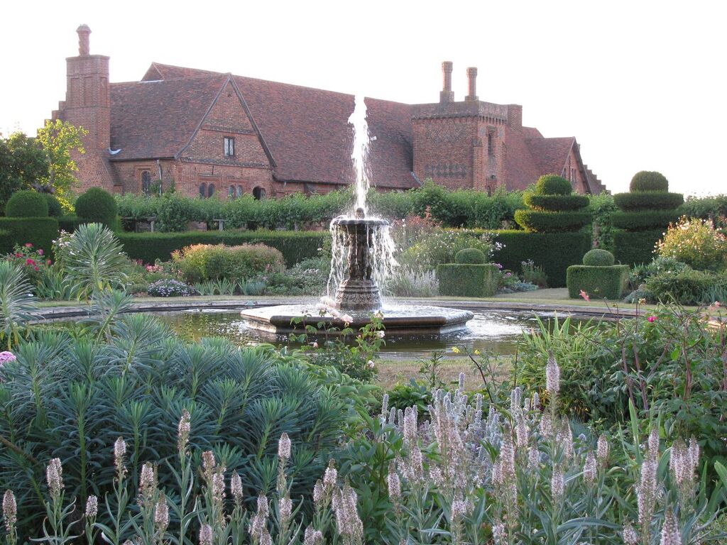 Hatfield-House-3.jpg