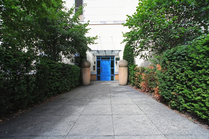 Handleys Court Entrance Small.jpg
