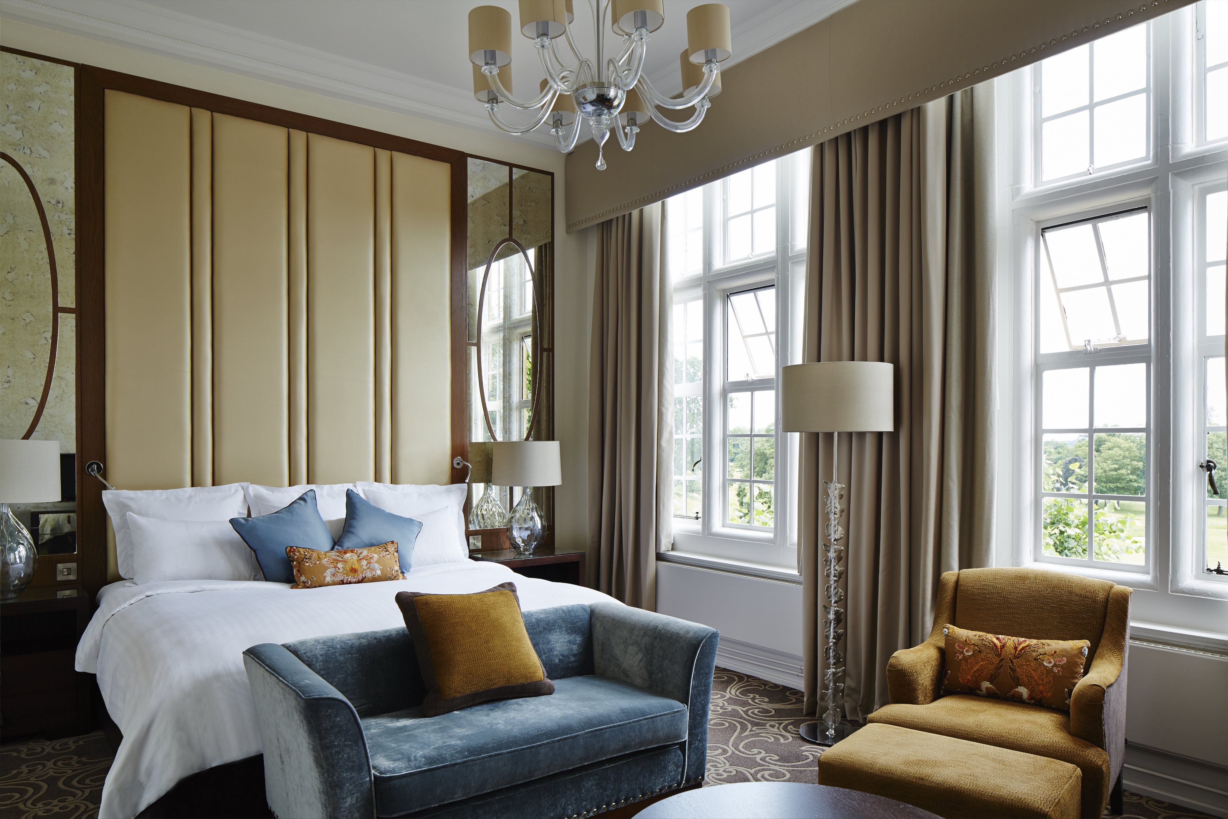22087114_Hanbury_Manor_King_Bedroom Prestige Room high res.jpg (1)